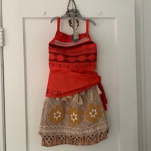 Moana Costume for Kids - 5/6 - and the Heart of Tafiti light up necklace!